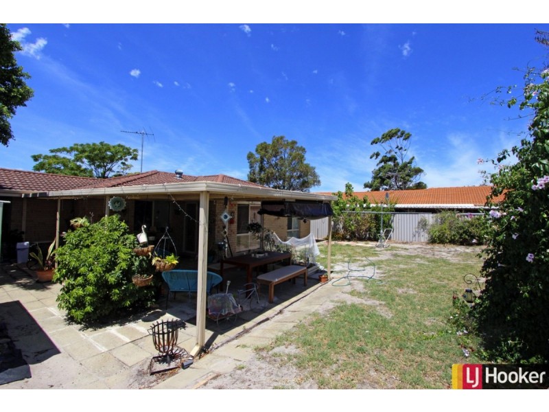 15 Balmoral Parade, Halls Head WA 6210