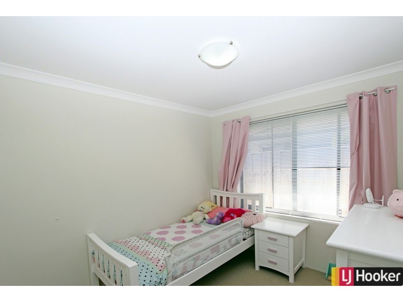 13 Sugarwood Terrace, Halls Head WA 6210