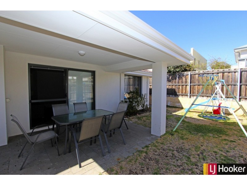 13 Sugarwood Terrace, Halls Head WA 6210