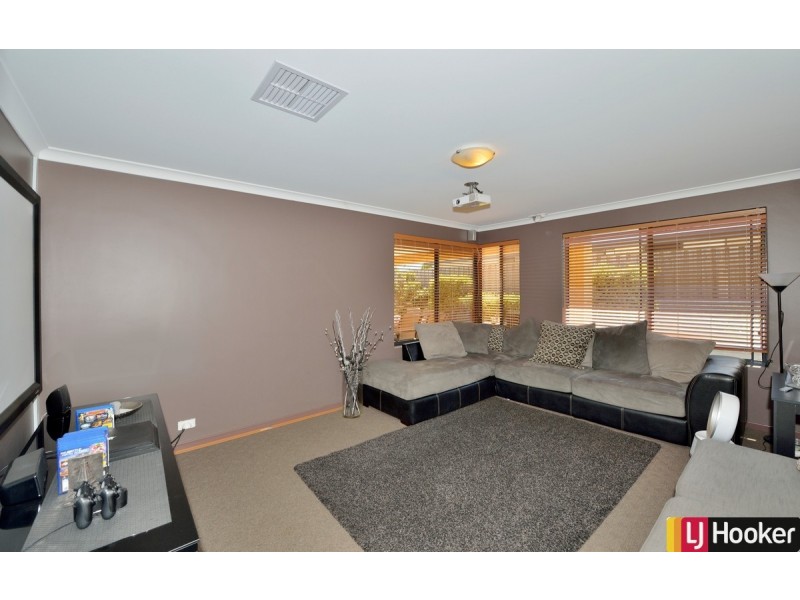 8 Tingle Way, Halls Head WA 6210