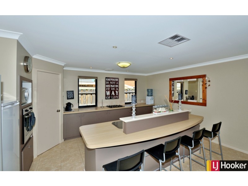 8 Tingle Way, Halls Head WA 6210