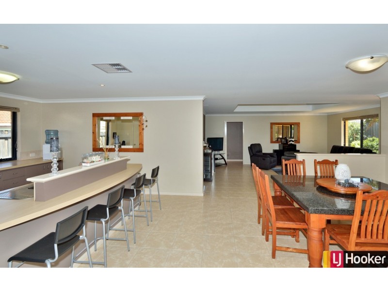 8 Tingle Way, Halls Head WA 6210