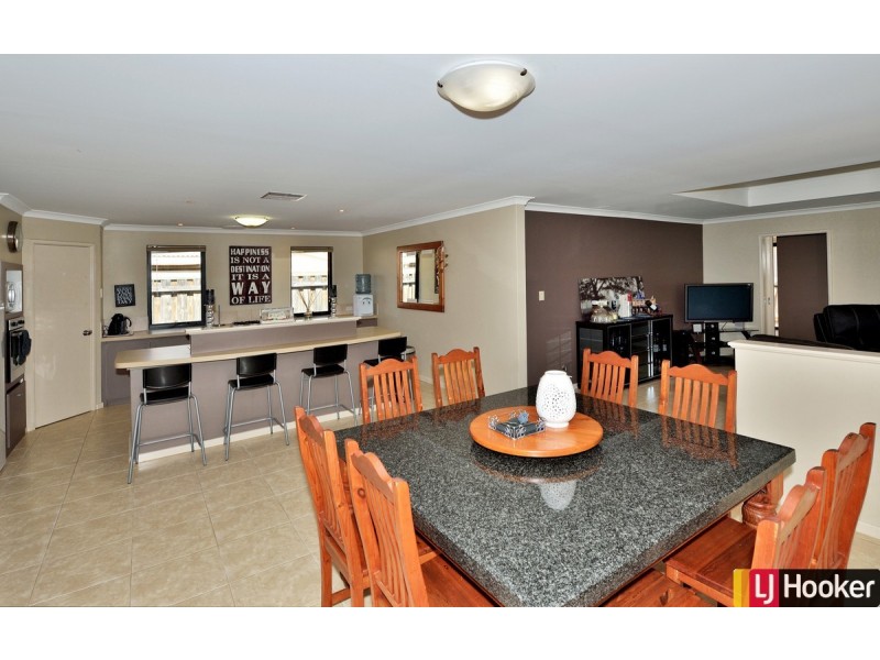 8 Tingle Way, Halls Head WA 6210