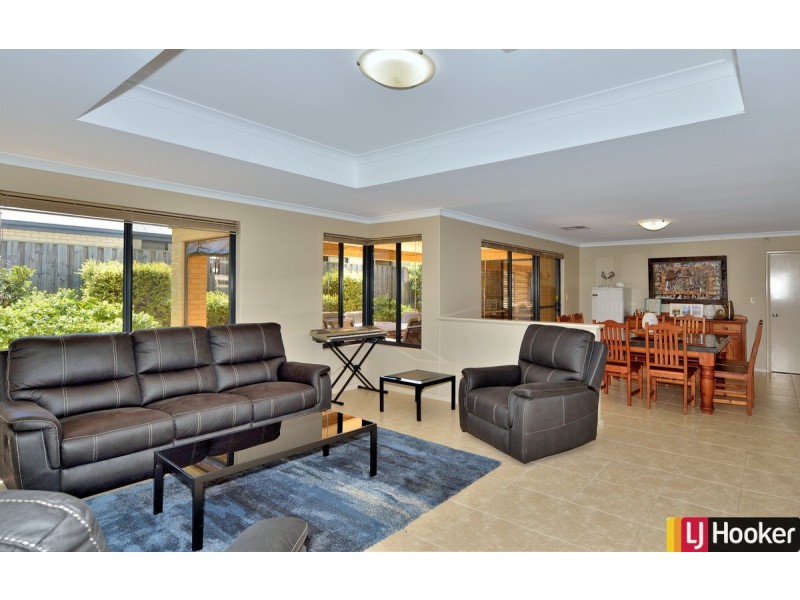 8 Tingle Way, Halls Head WA 6210