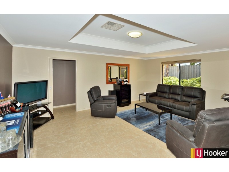 8 Tingle Way, Halls Head WA 6210