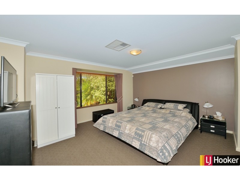 8 Tingle Way, Halls Head WA 6210