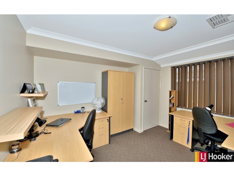 8 Tingle Way, Halls Head WA 6210