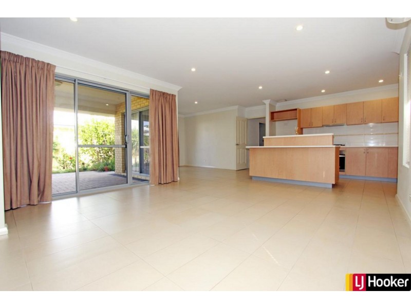 11 Zamia Loop, Falcon WA 6210