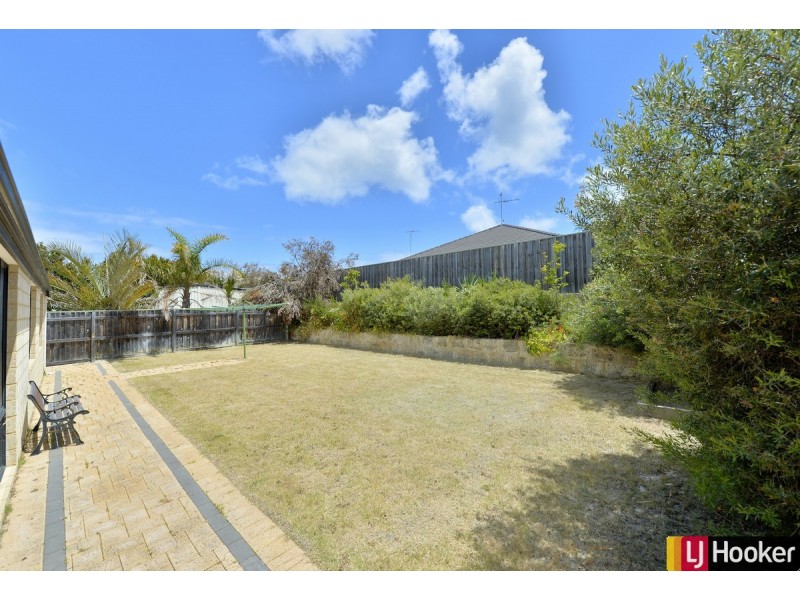 12 Bethel Corner, Halls Head WA 6210