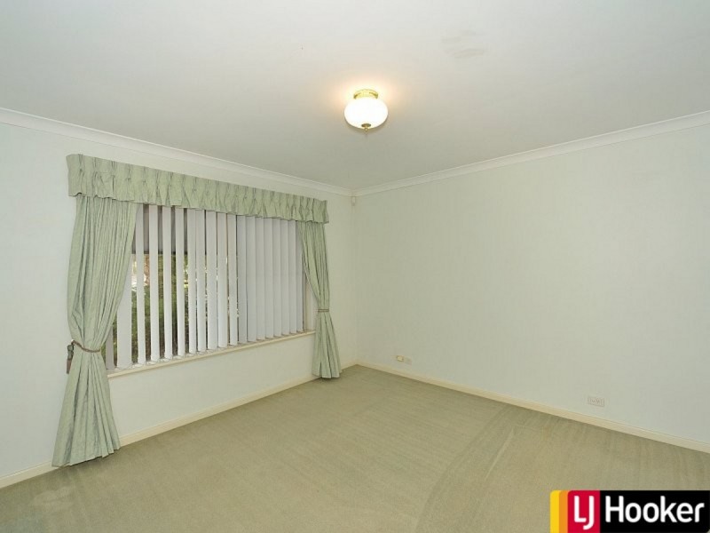 10 Peron Place, San Remo WA 6210