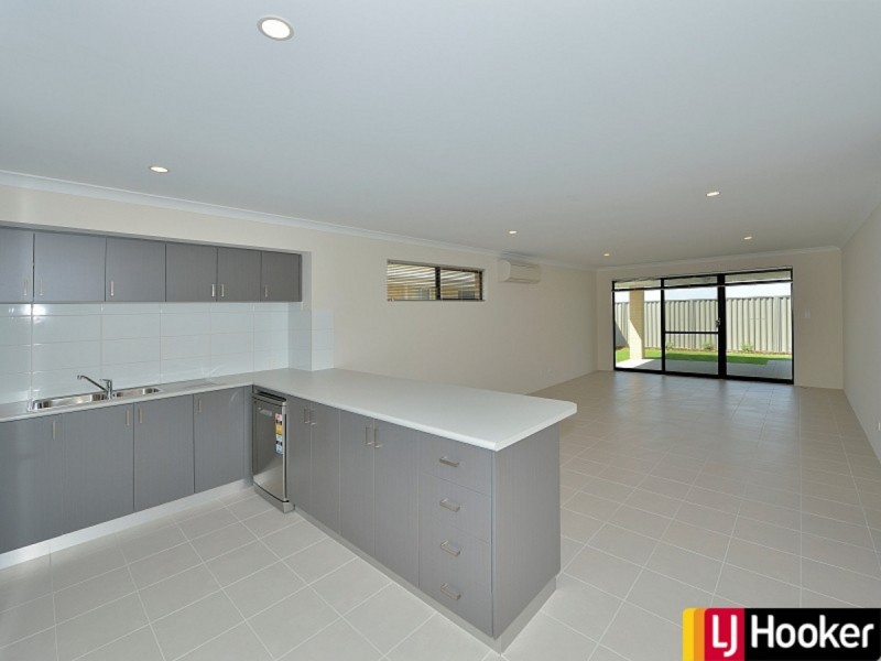 12 Harvey Crescent, South Yunderup WA 6208