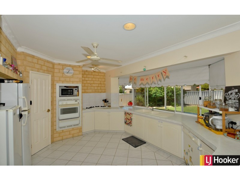 9 Neptune Place, Halls Head WA 6210