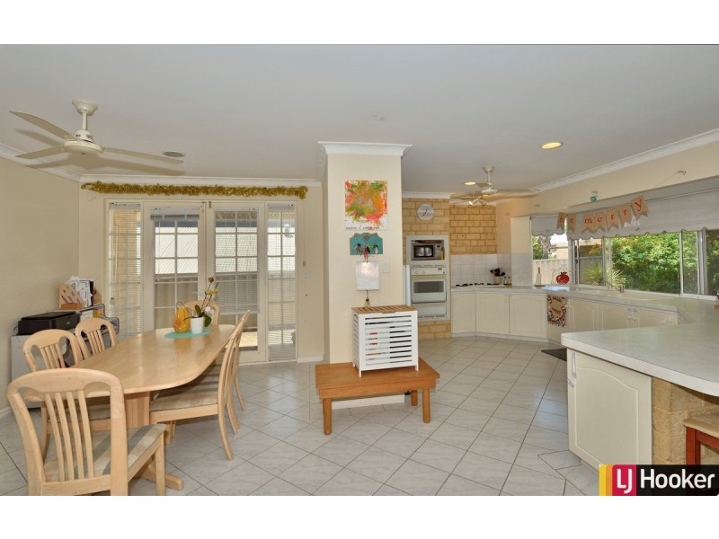 9 Neptune Place, Halls Head WA 6210
