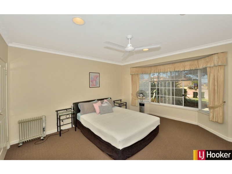 9 Neptune Place, Halls Head WA 6210