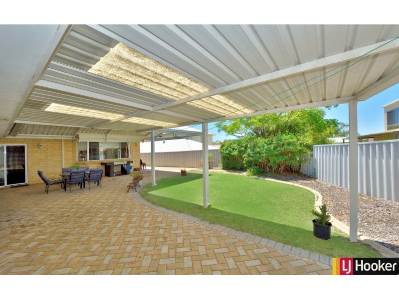 9 Neptune Place, Halls Head WA 6210