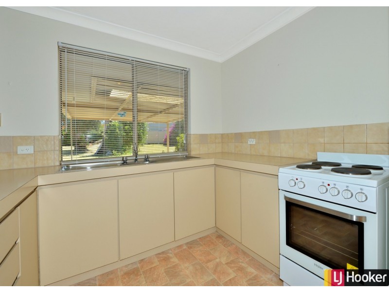 15 Balmoral Parade, Halls Head WA 6210