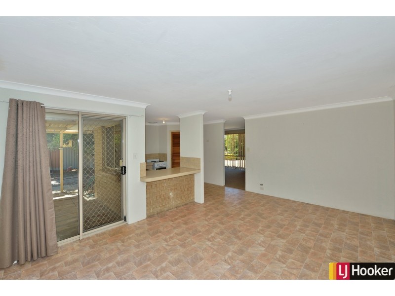 15 Balmoral Parade, Halls Head WA 6210