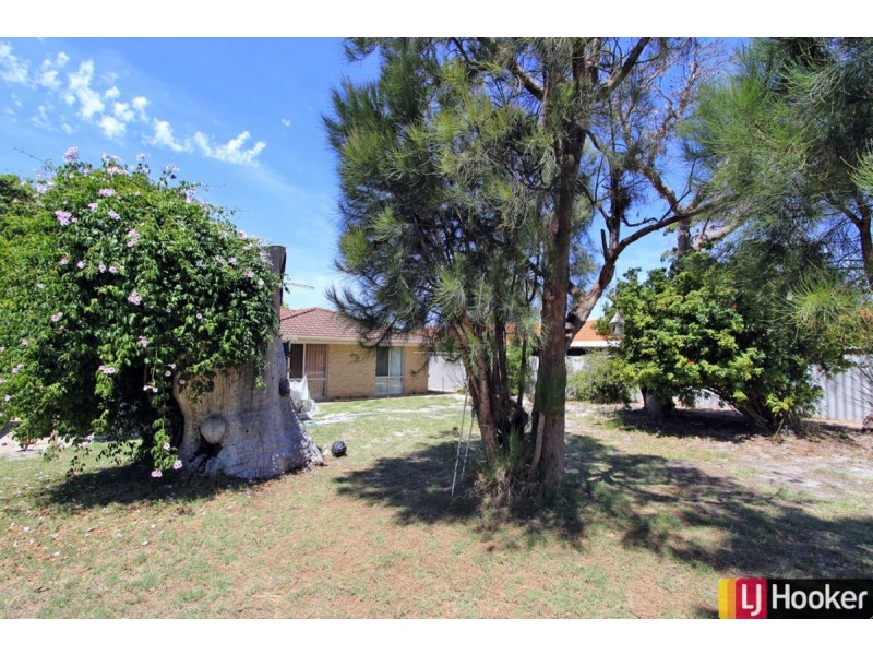 15 Balmoral Parade, Halls Head WA 6210