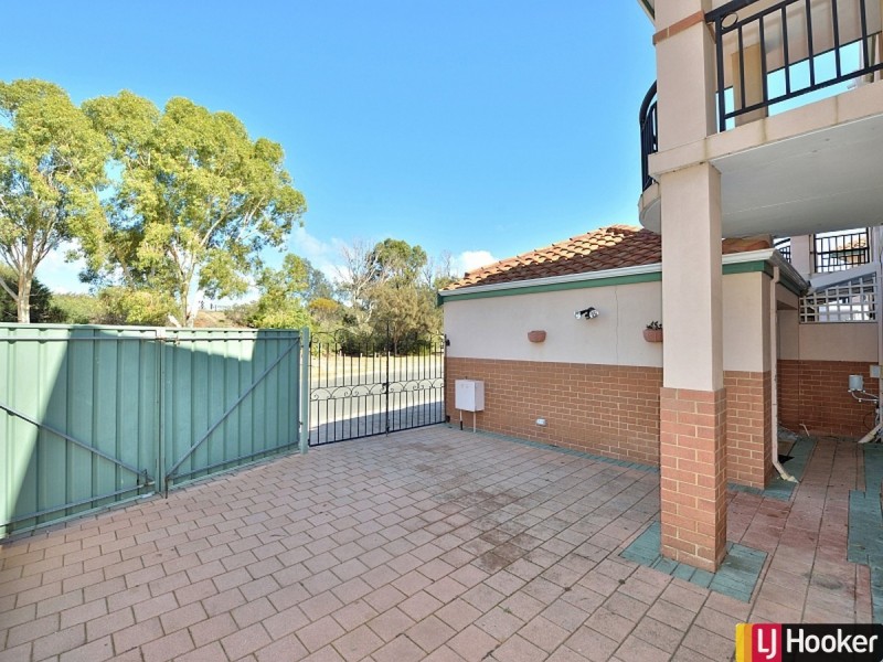 49 Waterside Drive, Dudley Park WA 6210