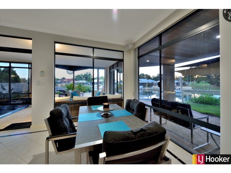 48 Cambria Island Retreat, Halls Head WA 6210