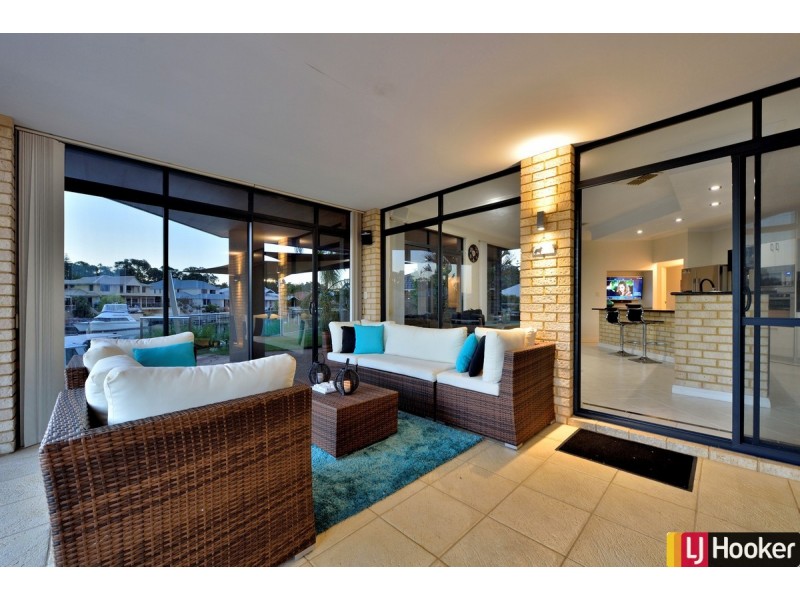 48 Cambria Island Retreat, Halls Head WA 6210