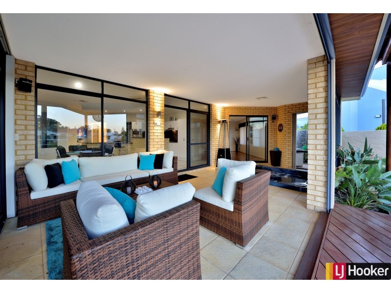 48 Cambria Island Retreat, Halls Head WA 6210