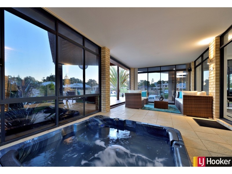 48 Cambria Island Retreat, Halls Head WA 6210