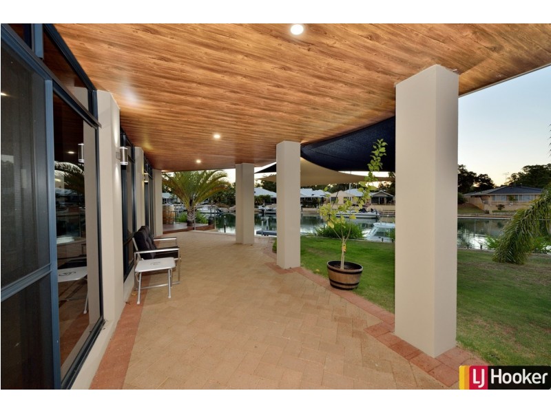 48 Cambria Island Retreat, Halls Head WA 6210