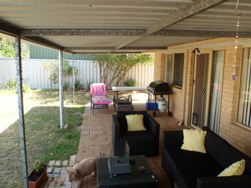 15 Birdsong Grove, Greenfields WA 6210