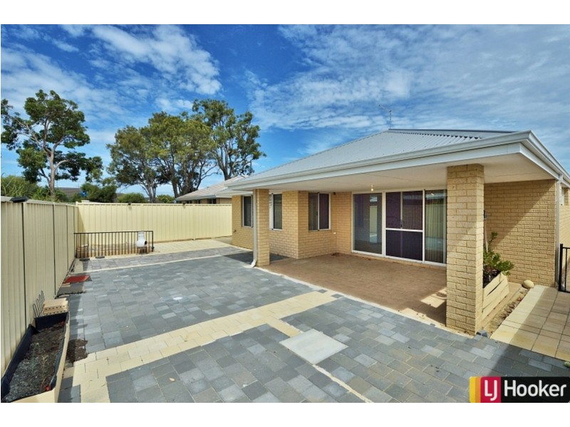 4 Castella Drive, Dudley Park WA 6210