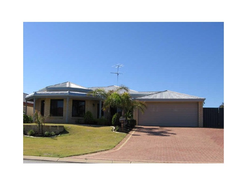 32 Floribunda Avenue, Halls Head WA 6210