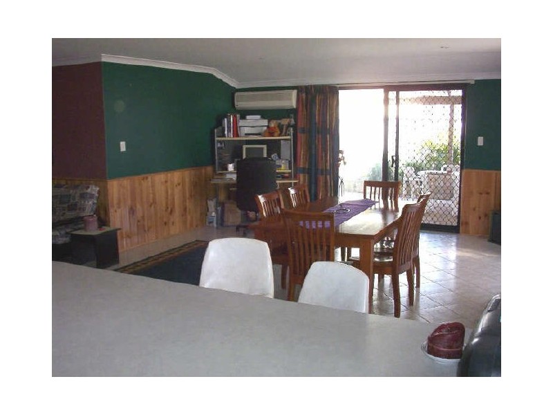 32 Floribunda Avenue, Halls Head WA 6210