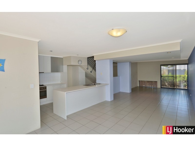 24/1 Mariners Cove Drive, Dudley Park WA 6210