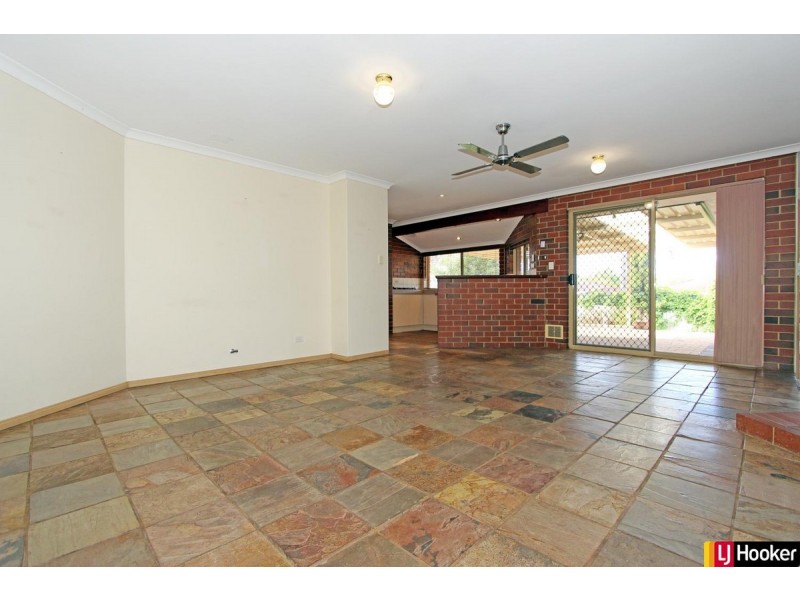 2 Hickory Court, Halls Head WA 6210