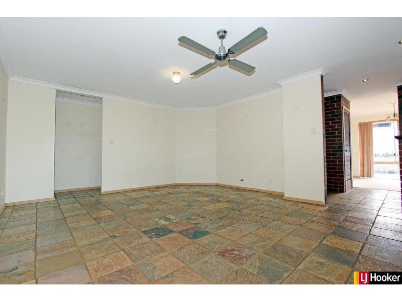 2 Hickory Court, Halls Head WA 6210