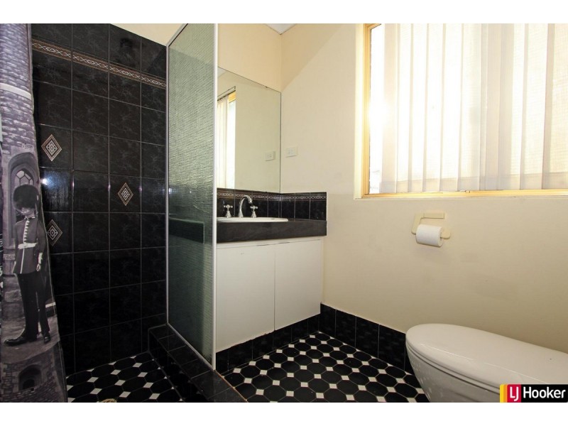 2 Hickory Court, Halls Head WA 6210