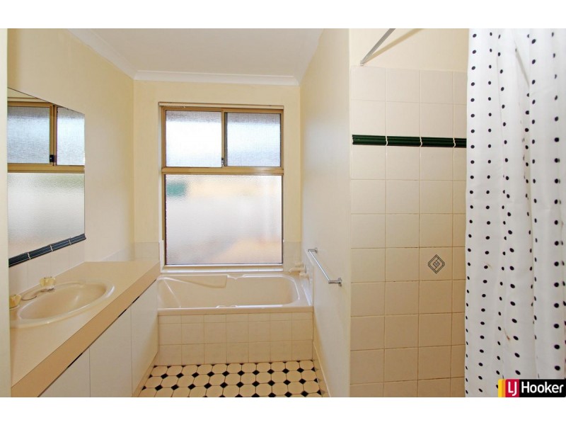 2 Hickory Court, Halls Head WA 6210