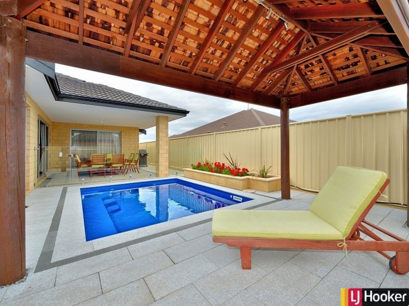 51 Catalina Drive, Lakelands WA 6180