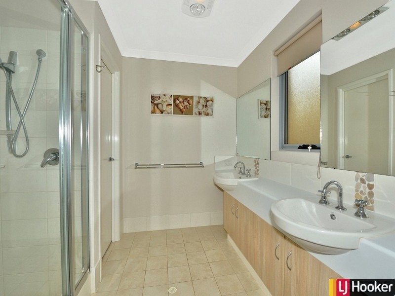 51 Catalina Drive, Lakelands WA 6180