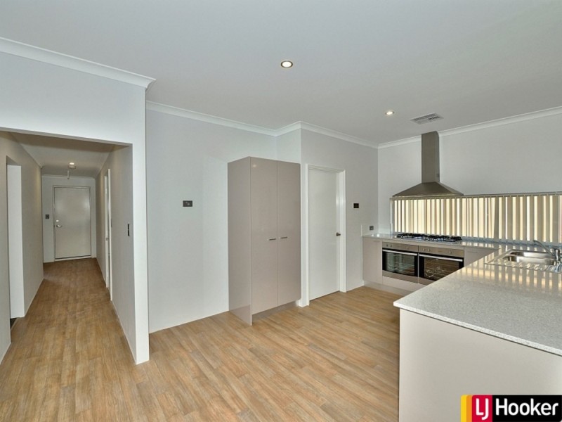 13 Crimson Road, Karnup WA 6176