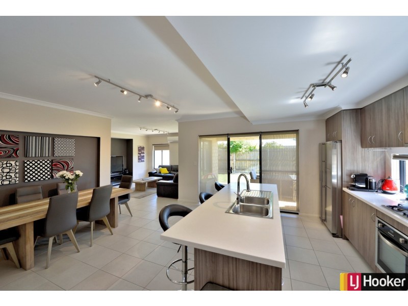 22 Wanjeep Street, Dudley Park WA 6210