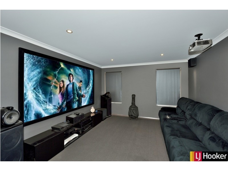 22 Wanjeep Street, Dudley Park WA 6210