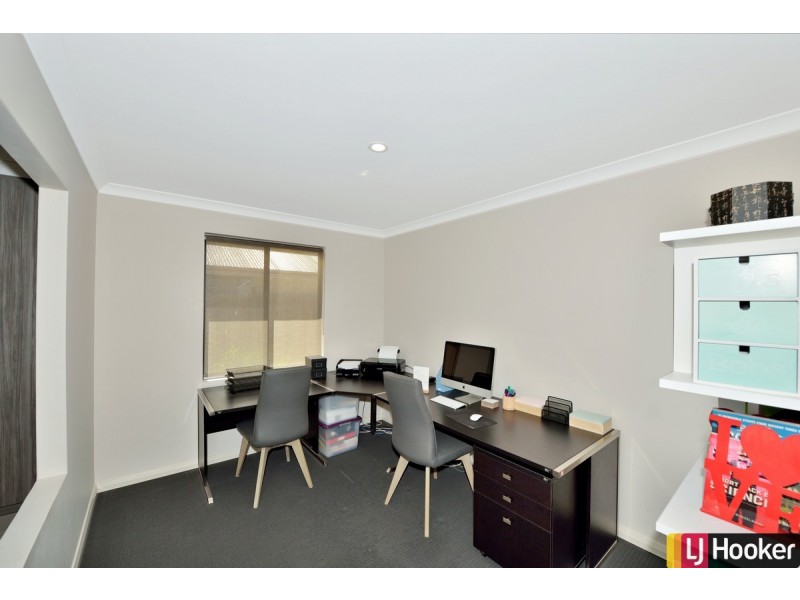 22 Wanjeep Street, Dudley Park WA 6210