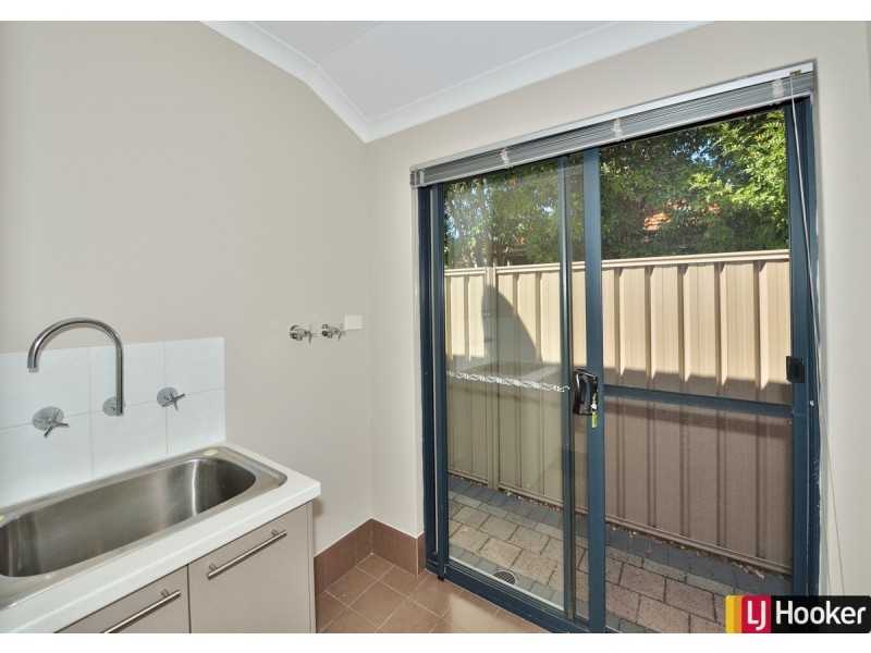 8A Loxton Street, Dudley Park WA 6210