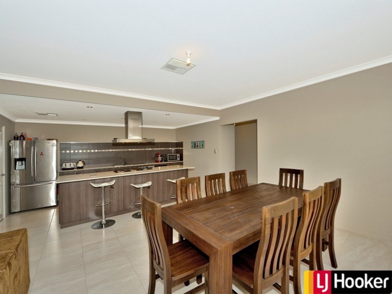 28 Broadmoor Loop, Meadow Springs WA 6210