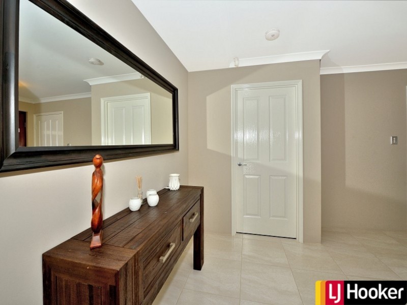 28 Broadmoor Loop, Meadow Springs WA 6210