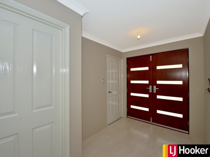 28 Broadmoor Loop, Meadow Springs WA 6210