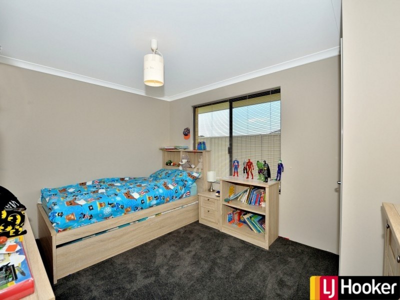 28 Broadmoor Loop, Meadow Springs WA 6210