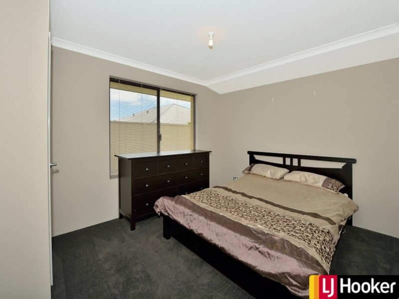 28 Broadmoor Loop, Meadow Springs WA 6210