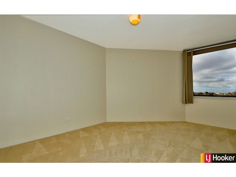 14/6A Valley Road, Halls Head WA 6210